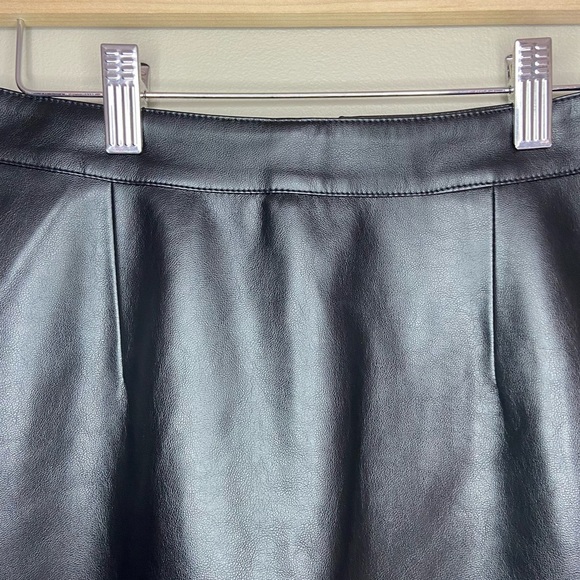 Cupcakes & Cashmere Vegan Faux Leather Midi Pencil Skirt Size 0 - Picture 3 of 7